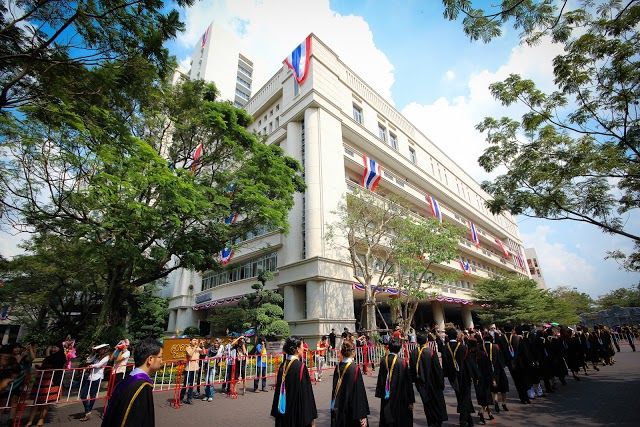 Dhurakij-Pundit-Universität